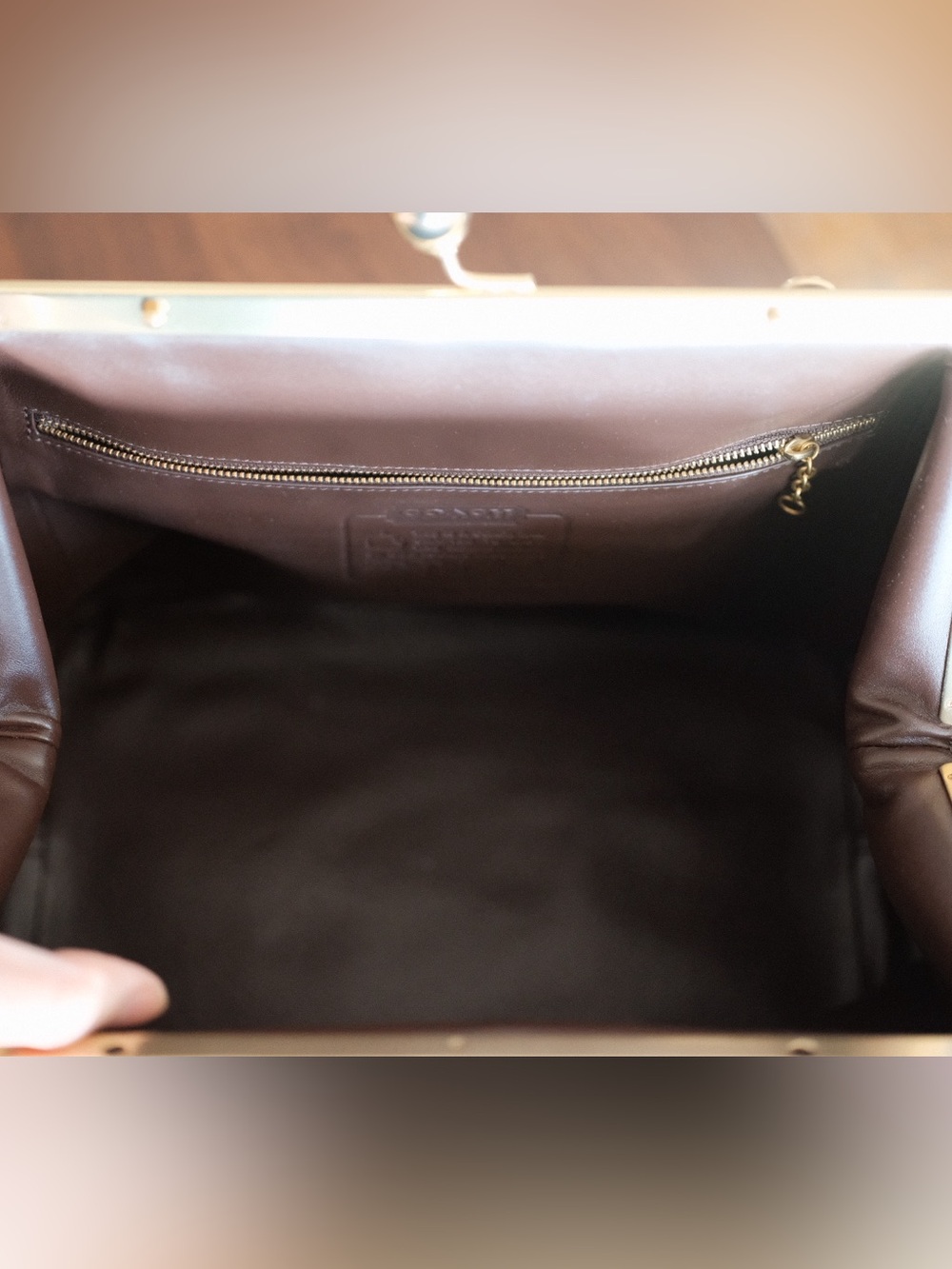 Coach XLarge Brown Leather Kiss-Lock Clutch with Gold Frame. NEVER CARRIED! - Picture 9 of 10